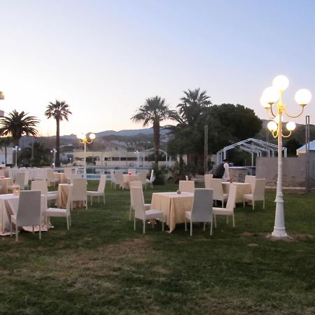 Club Hotel Kennedy Рочела Йоника Екстериор снимка