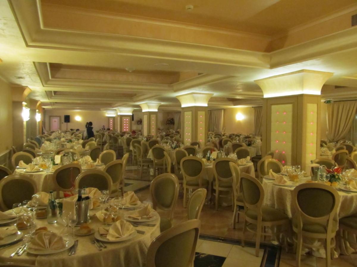 Club Hotel Kennedy Рочела Йоника Екстериор снимка