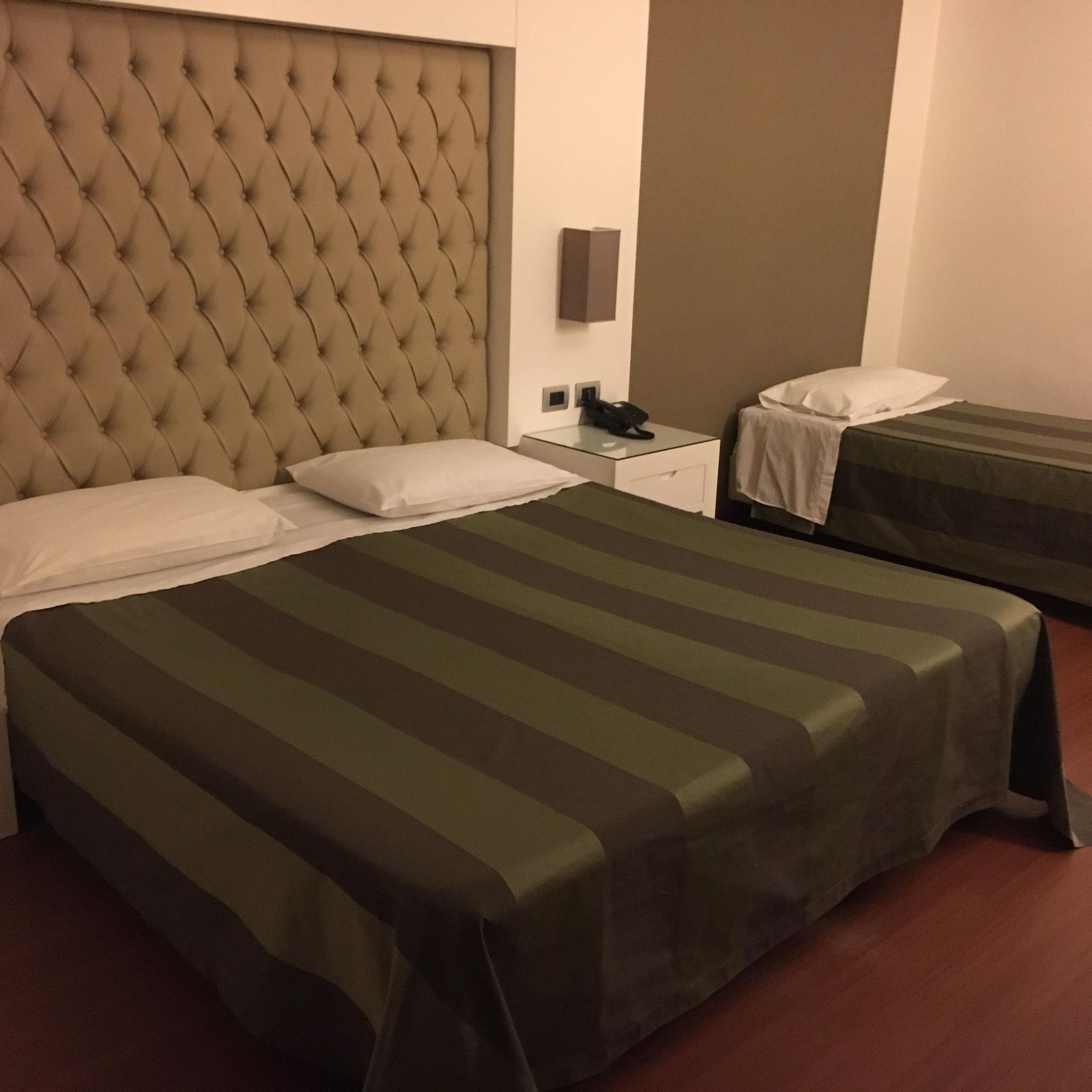 Club Hotel Kennedy Рочела Йоника Екстериор снимка