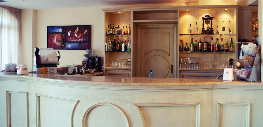 Club Hotel Kennedy Рочела Йоника Екстериор снимка