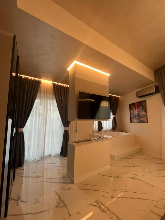 Club Hotel Kennedy Рочела Йоника Екстериор снимка