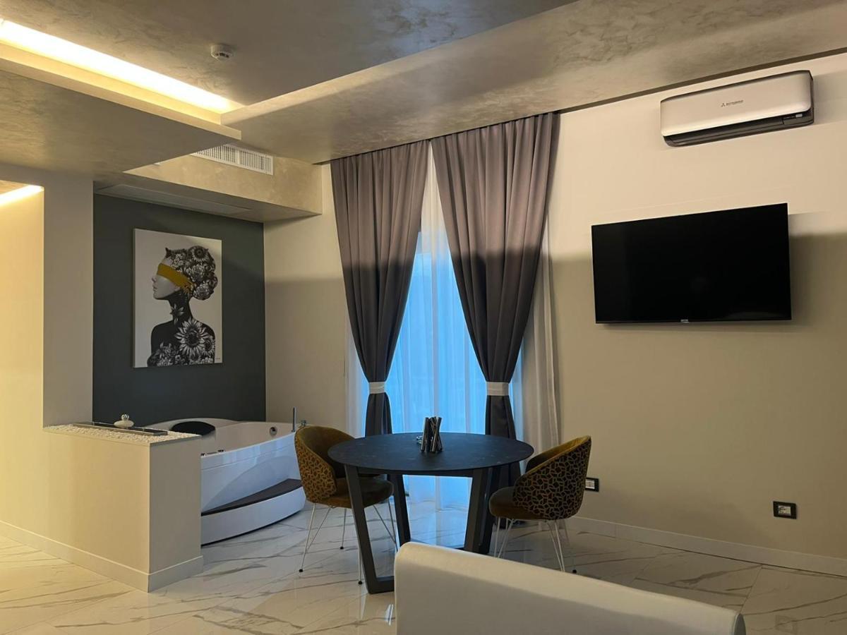 Club Hotel Kennedy Рочела Йоника Екстериор снимка