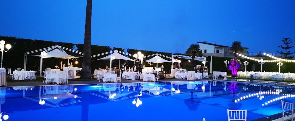 Club Hotel Kennedy Рочела Йоника Екстериор снимка