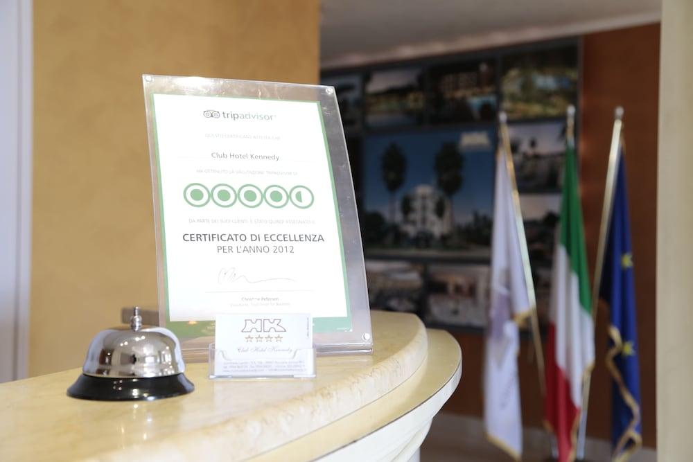 Club Hotel Kennedy Рочела Йоника Екстериор снимка