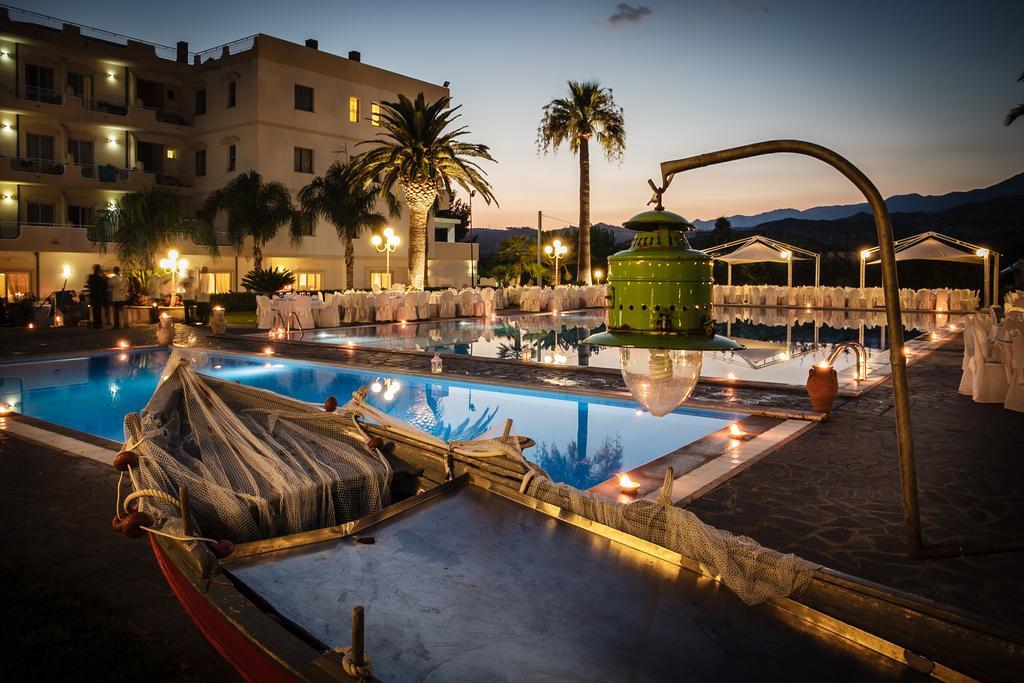Club Hotel Kennedy Рочела Йоника Екстериор снимка
